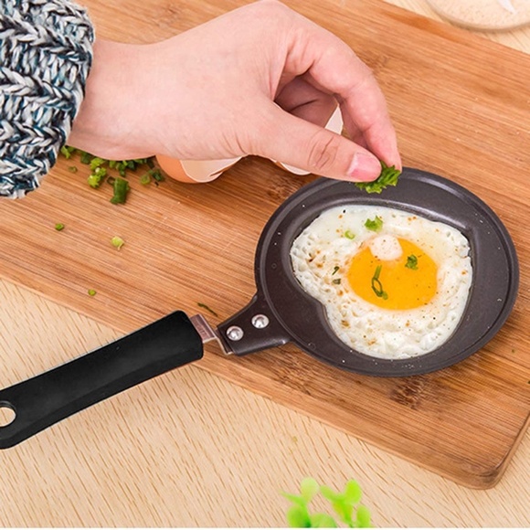 Fun Heart Shaped Mini Frying Pan ❤️ - Picture 5 of 16